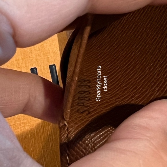 Louis Vuitton Zippe Bifold Wallet - Picture 14 of 15